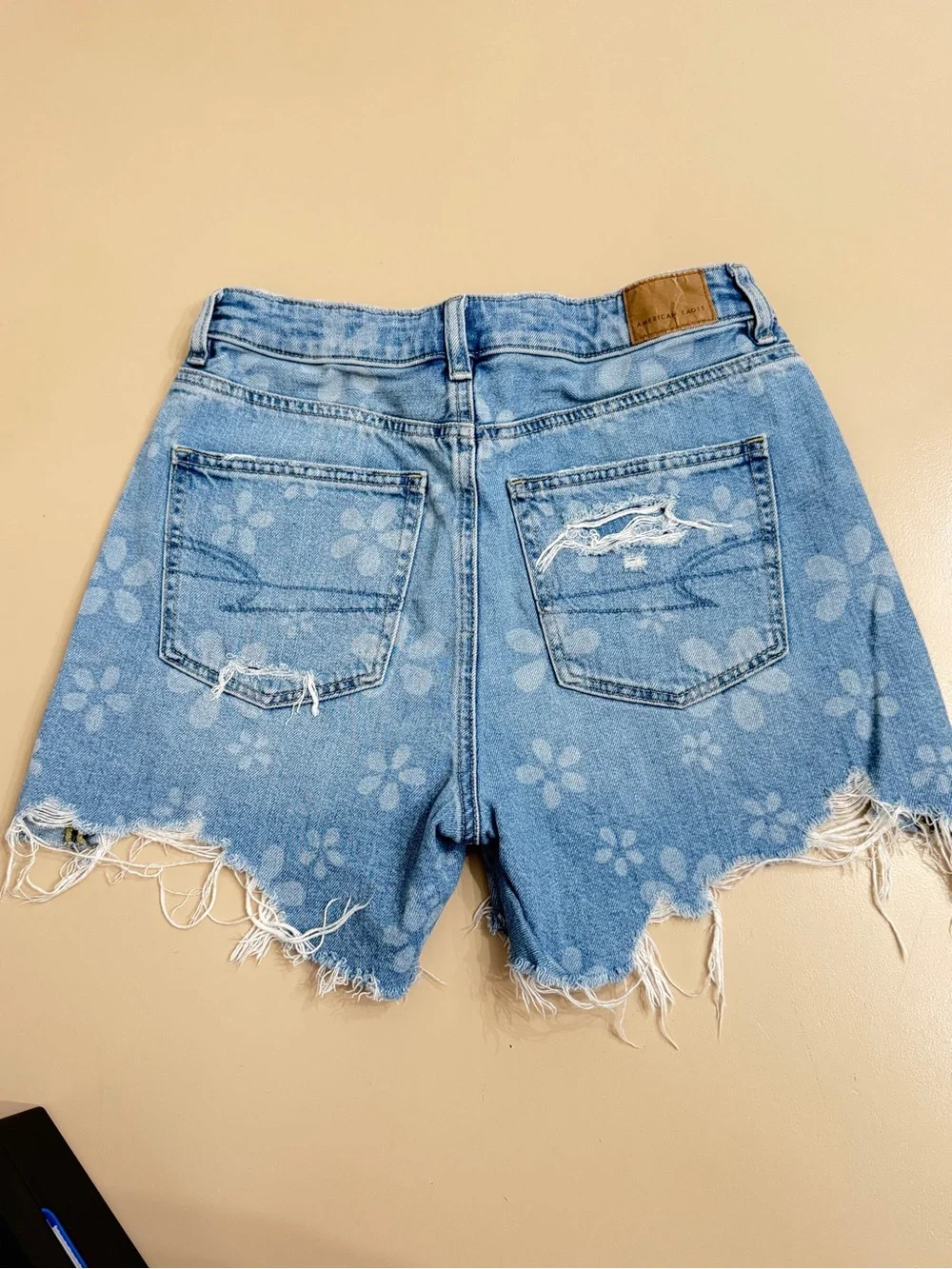 American Eagle Highest Rise Baggy Daisy Floral Denim Shorts Distressed Women's 4